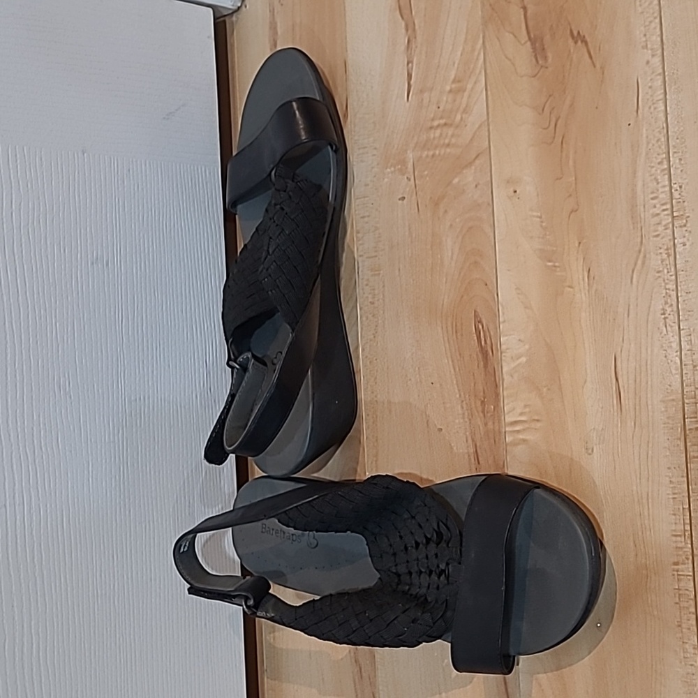 Bare Traps women's size 9.5 black sandals